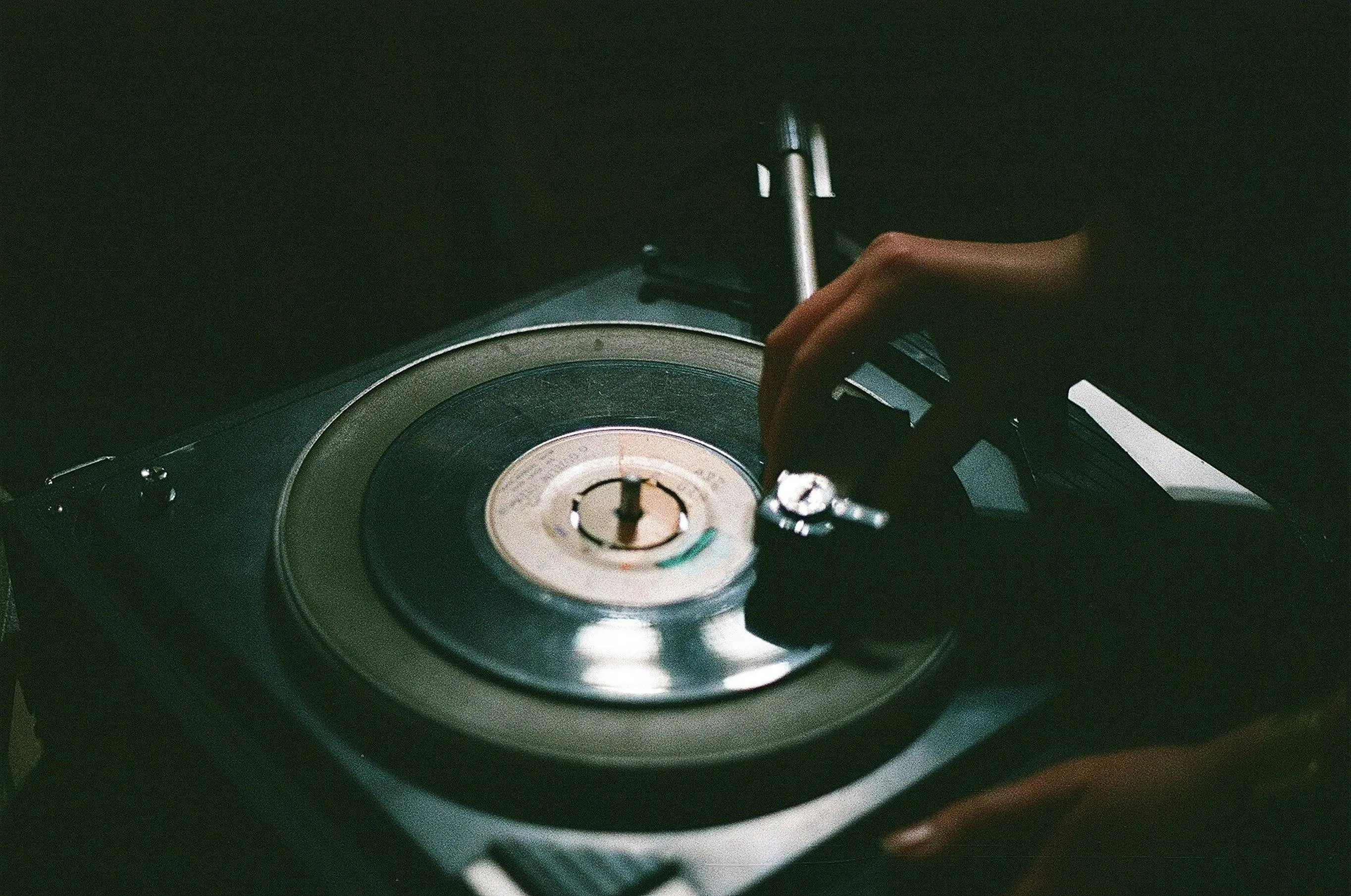 Date Vibe Record Player